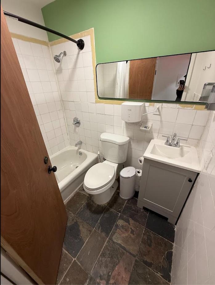 East Harlem Hostel Ню Йорк Екстериор снимка