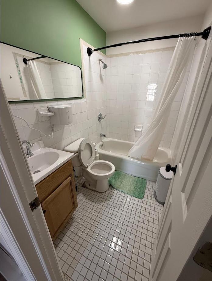 East Harlem Hostel Ню Йорк Екстериор снимка
